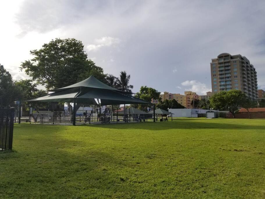 My Lovely Home In Miami 15 Minutes From The Beach Bagian luar foto