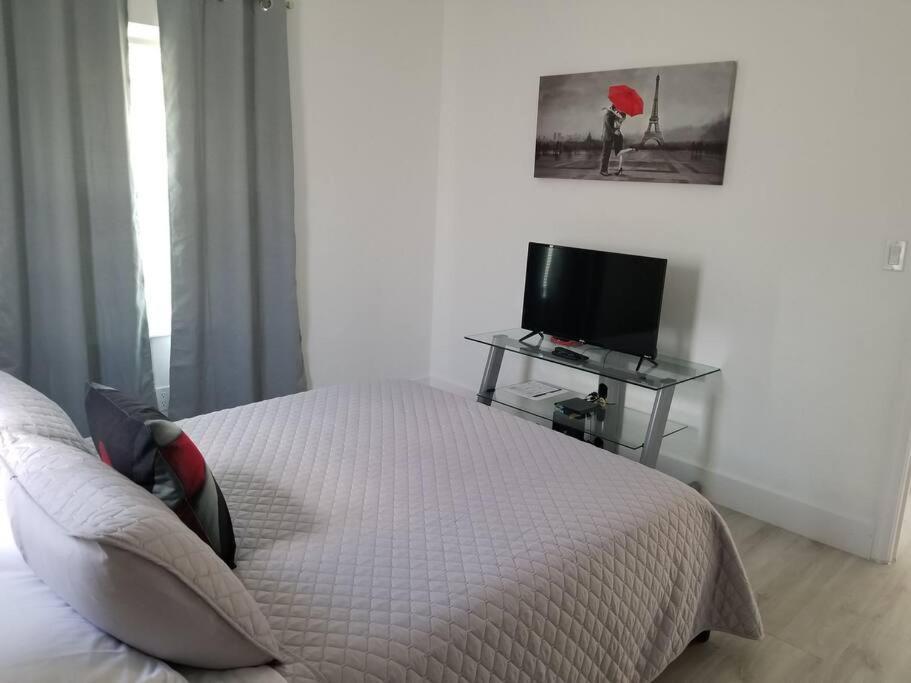 My Lovely Home In Miami 15 Minutes From The Beach Bagian luar foto