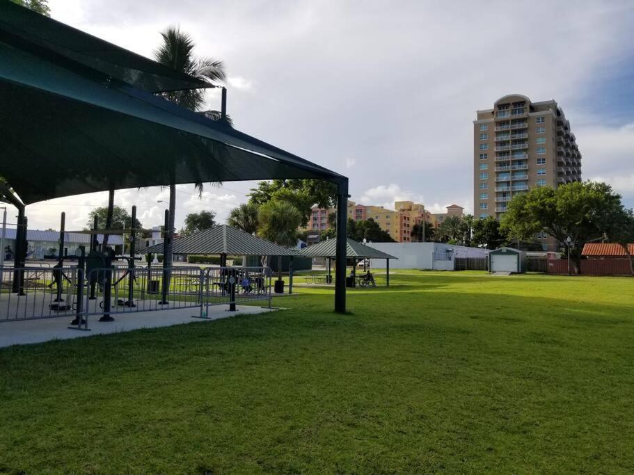 My Lovely Home In Miami 15 Minutes From The Beach Bagian luar foto
